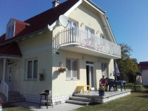 Bella, Balatonfenyves